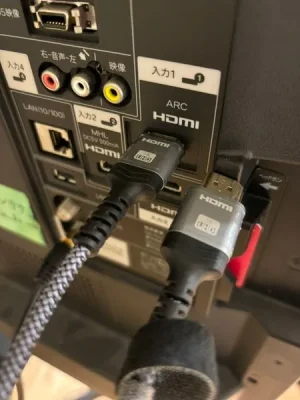 テレビと接続するHDMIケーブルがあります - レンタルルームすみよし レンタルルームすみよし 木の香りのお部屋の室内の写真